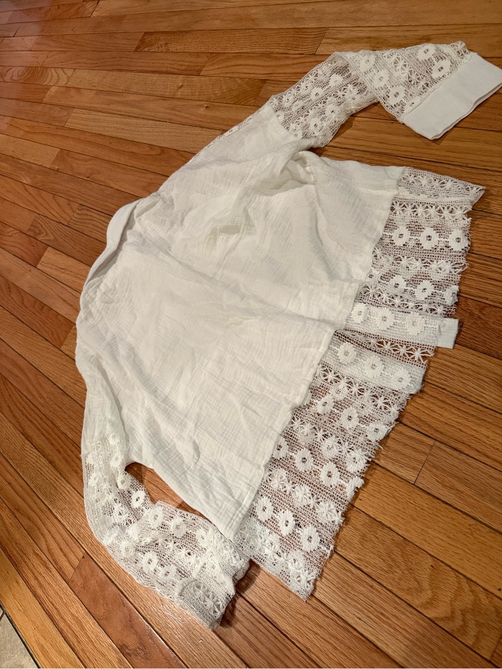 Women’s White Gauzy Lace Sleeve Button-Front Shirt Size XXL - Picture 9 of 9